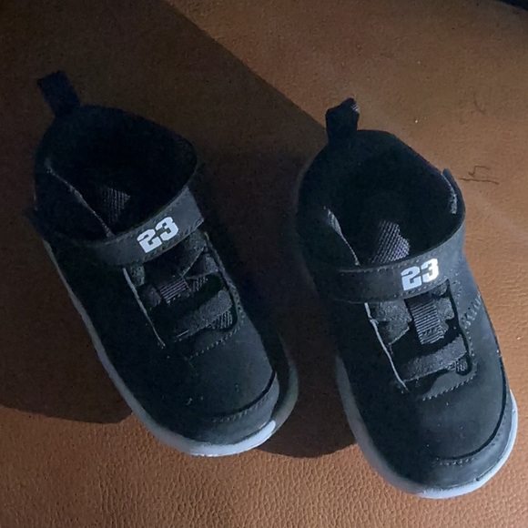 Jordan Other - Jordan Black Sneakers Low-Top Design